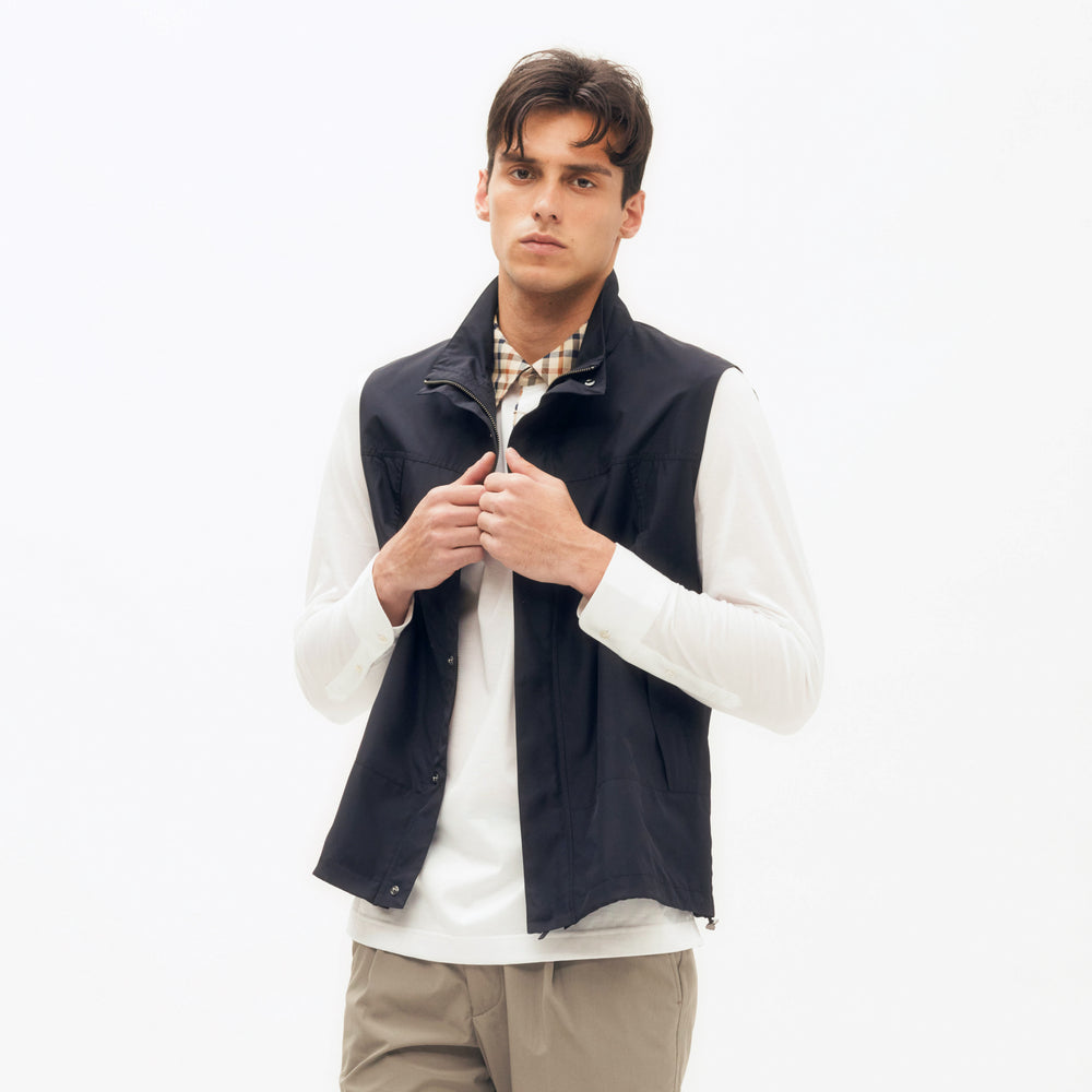 
                      
                        Casual Zip Vest DG M
                      
                    