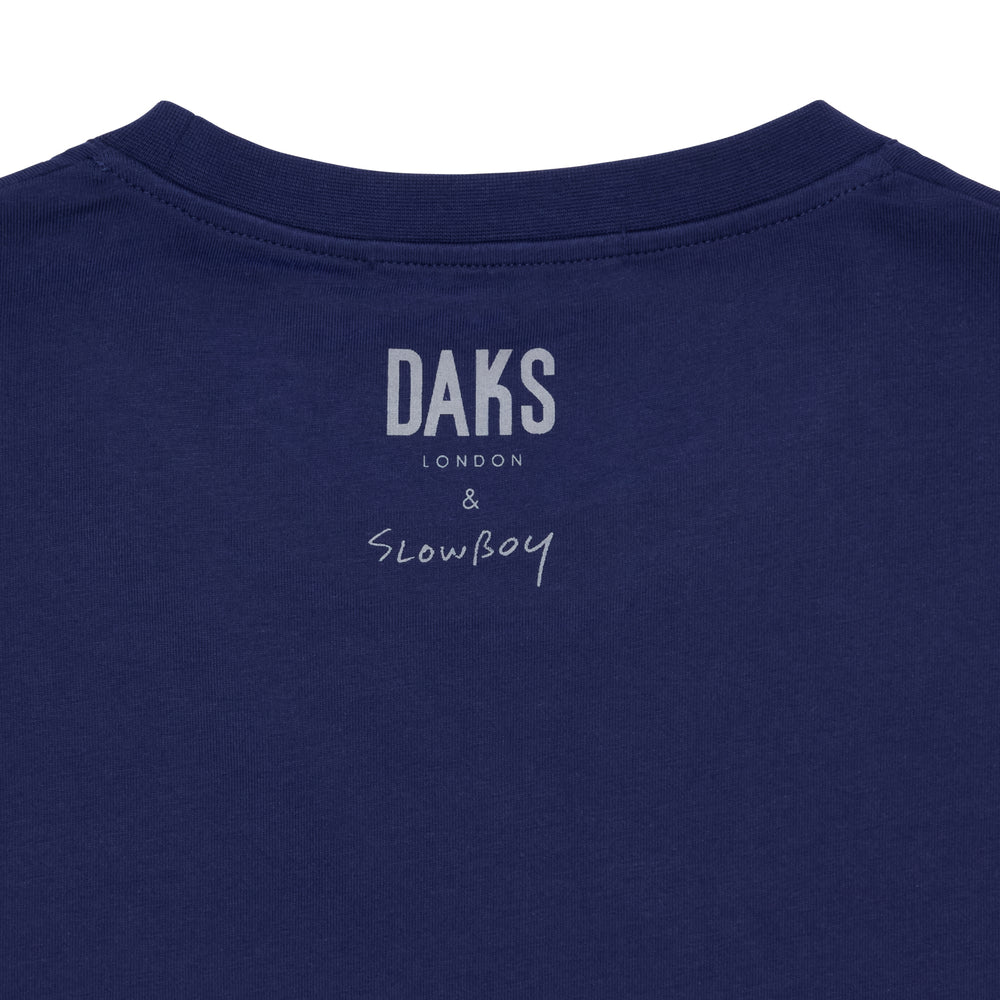 
                      
                        DAKS X Mr Slowboy Anniversary T-Shirt 'Tennis' Navy DAKS M
                      
                    