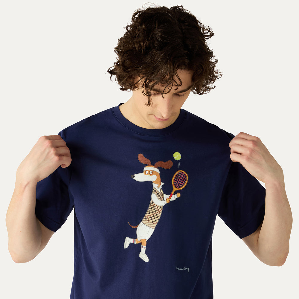 
                      
                        DAKS X Mr Slowboy Anniversary T-Shirt 'Tennis' Navy DAKS M
                      
                    