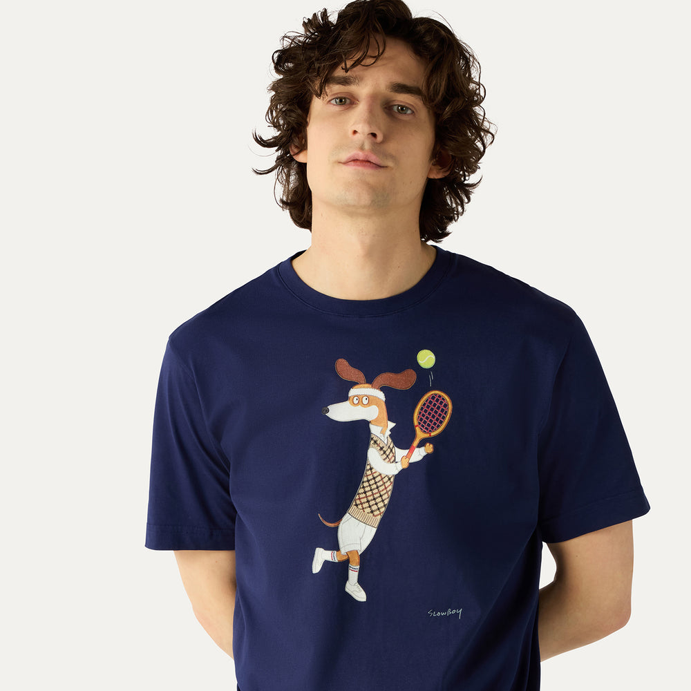 
                      
                        DAKS X Mr Slowboy Anniversary T-Shirt 'Tennis' Navy DAKS M
                      
                    