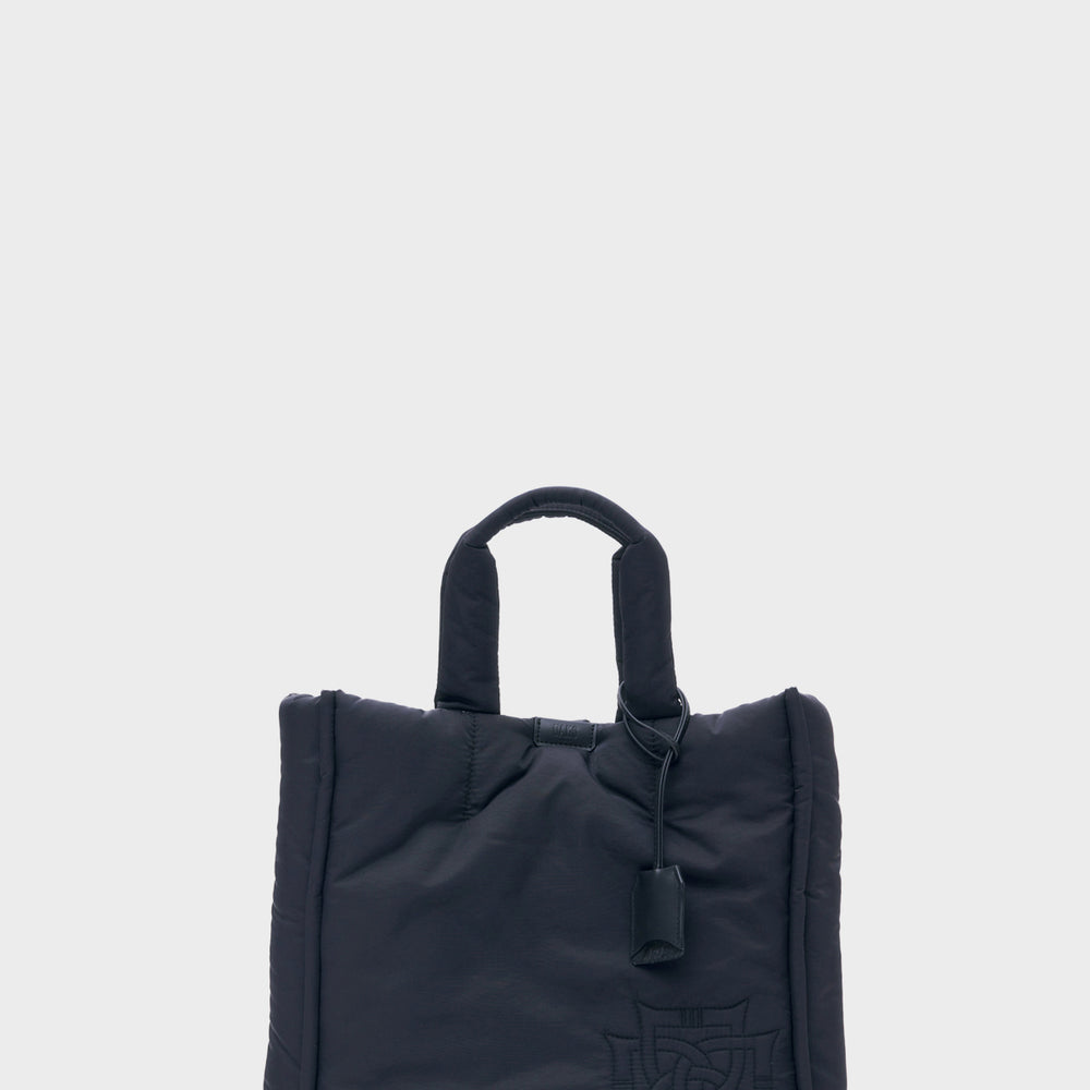 
                      
                        Interlocking DD Logo Puffer Tote Bag
                      
                    